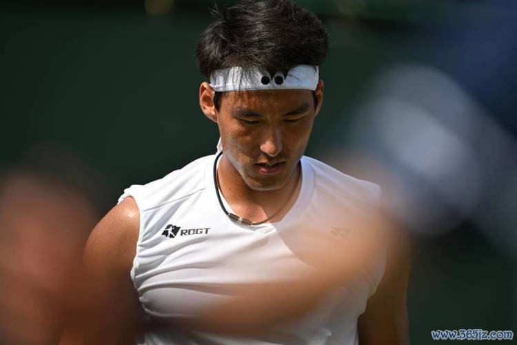 香港赛商竣程力克黄泽林 布云朝克特遗憾落败